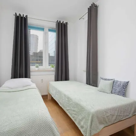 Spacious With A Balcony And Workspace Close To Downtown By Renters Apartment Warsaw