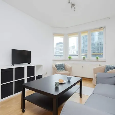 Spacious With A Balcony And Workspace Close To Downtown By Renters * Warsaw